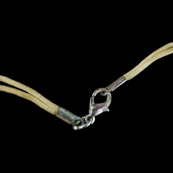 Mother of Pearl Seashell Necklace, 17" - Picture 4 of 5